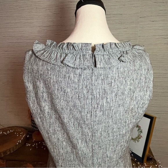 Classiques Entier Dress Women 10 Gray Tweed Ruffle Neck Sleeveless Sheath Career - Picture 7 of 9